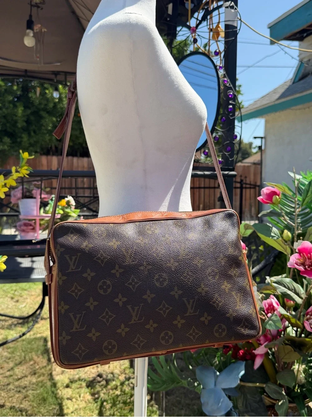 Louis Vuitton Monogram Canvas Messenger Bag in Brown